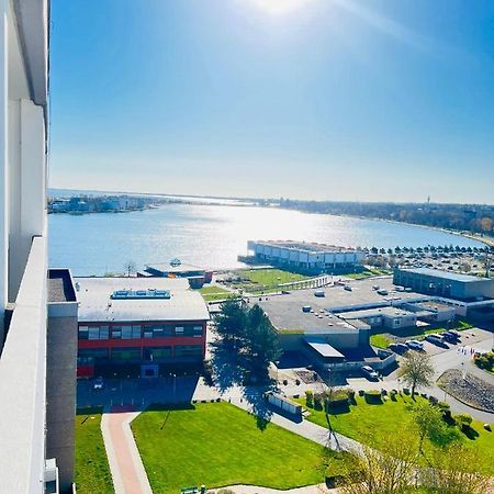 Derzeit Beliebt - Phaenomenaler Ausblick Auf Binnen- Und Ostsee Heiligenhafen Exterior photo