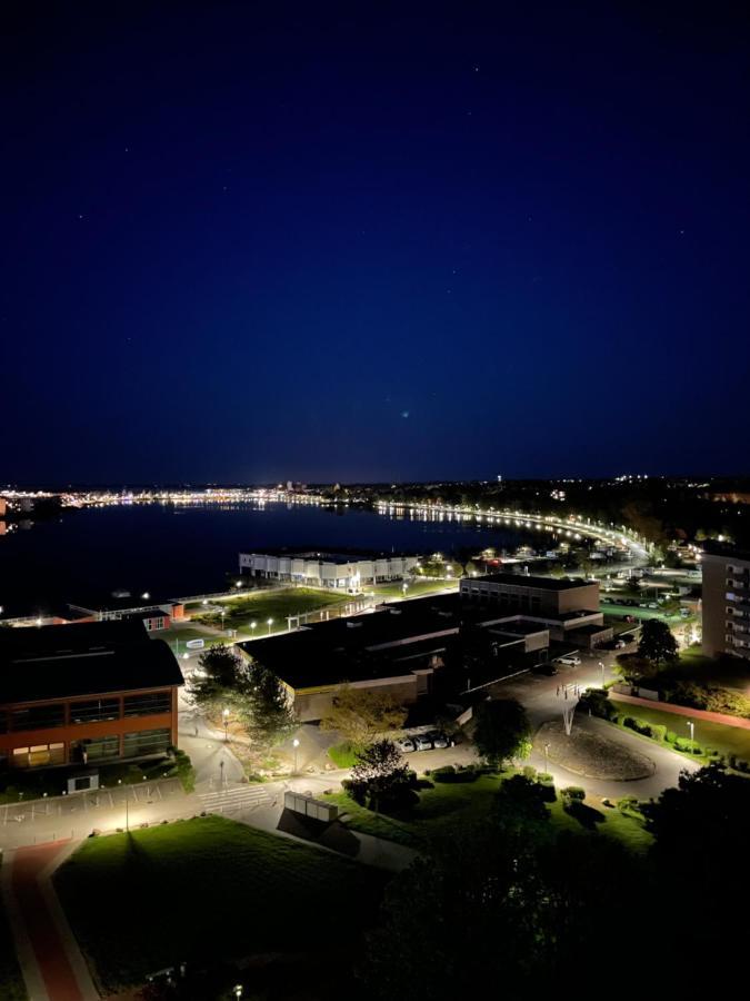 Derzeit Beliebt - Phaenomenaler Ausblick Auf Binnen- Und Ostsee Heiligenhafen Exterior photo