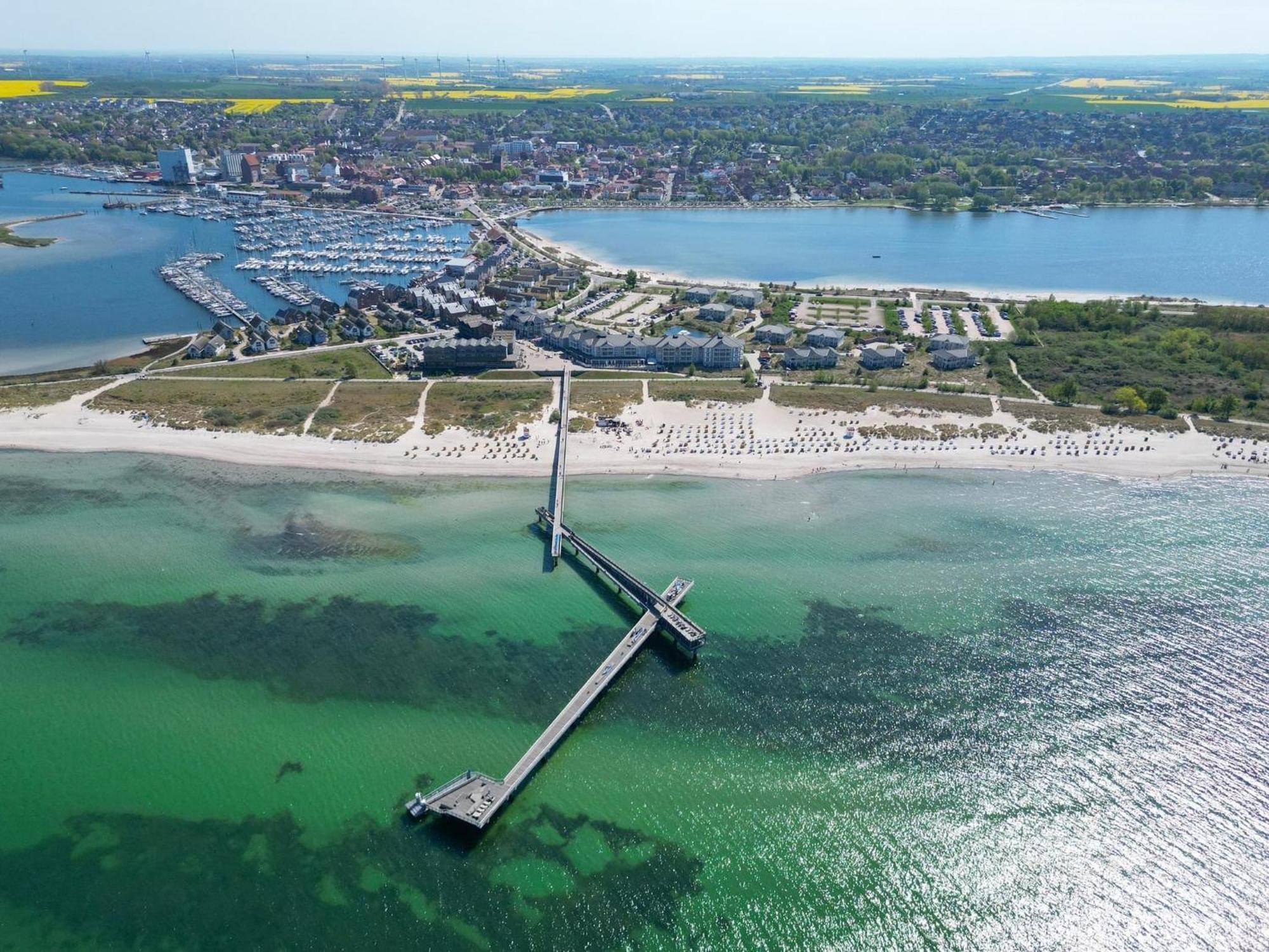 Derzeit Beliebt - Phaenomenaler Ausblick Auf Binnen- Und Ostsee Heiligenhafen Exterior photo